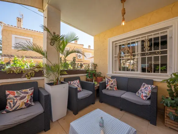 Terraced House Of 155 M² In Torrevieja, Spain