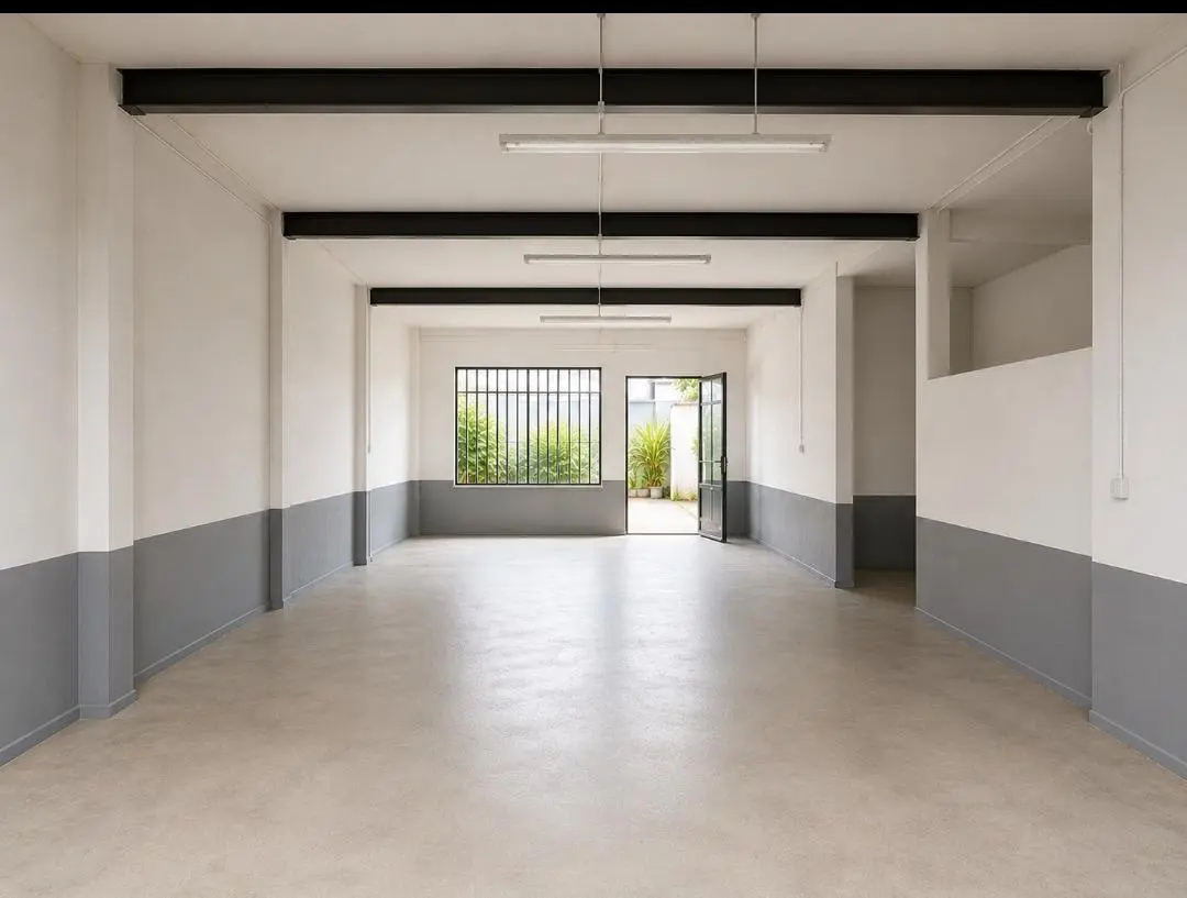 Commercial Unit Of 54 M² In Elche, Spain