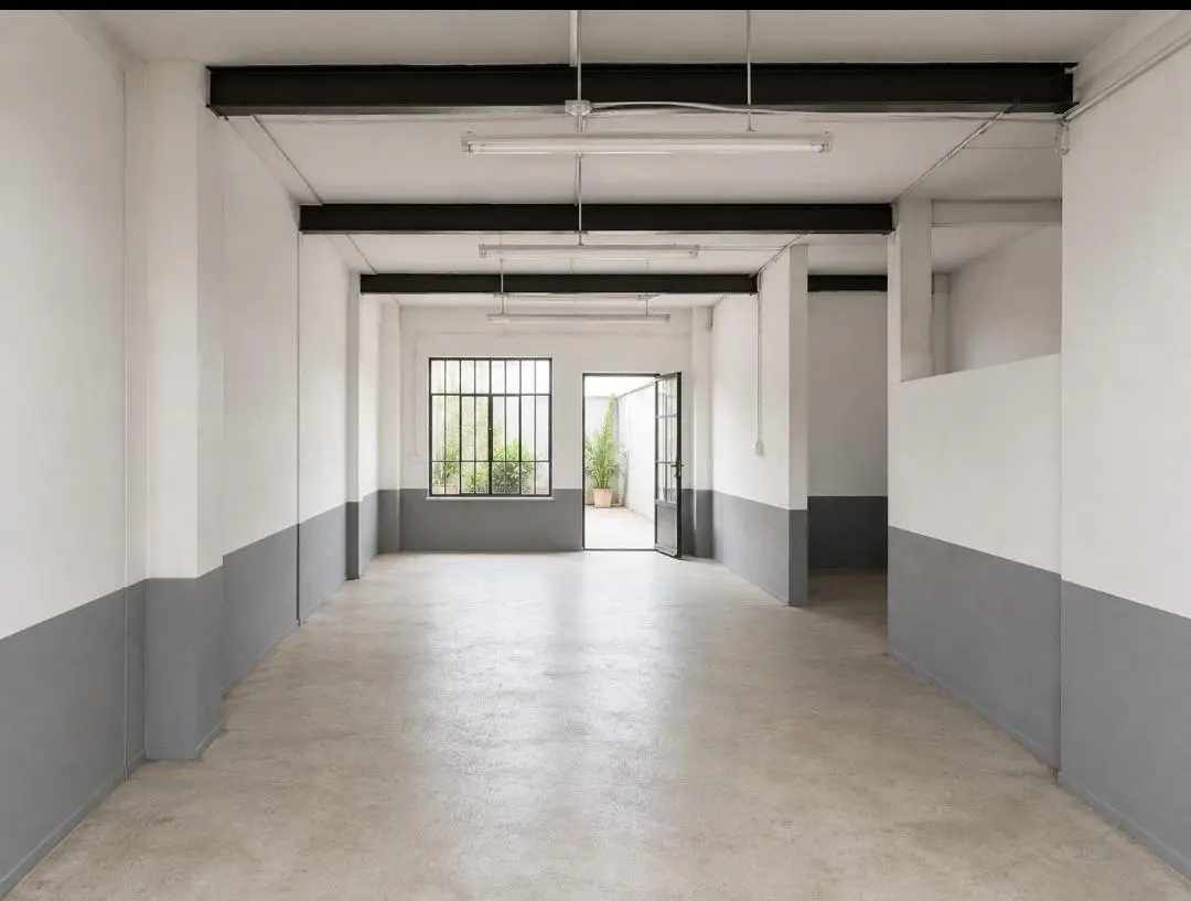 Commercial Unit Of 54 M² In Elche, Spain