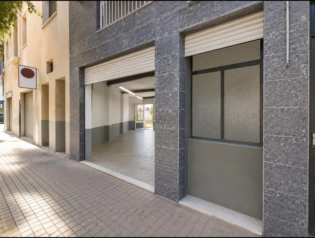Commercial Unit Of 54 M² In Elche, Spain