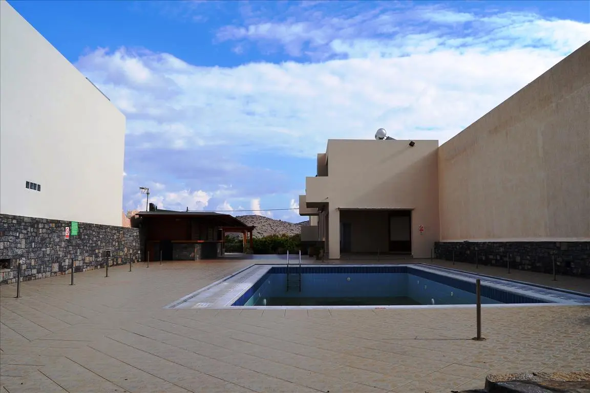 Hotel Of 1100 M² In Crete