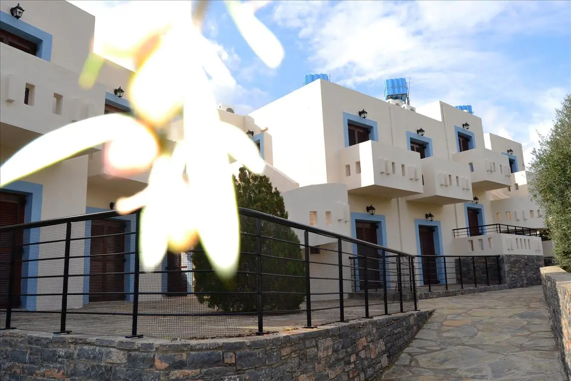 Hotel Of 1100 M² In Crete