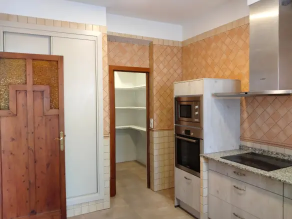 5-bedroom Apartment In Palma De Mallorca, Spain (240 M²)