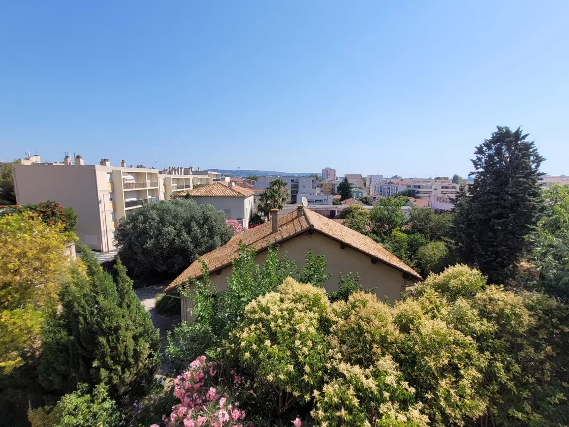 Apartment Of 85 M² In Sete, France