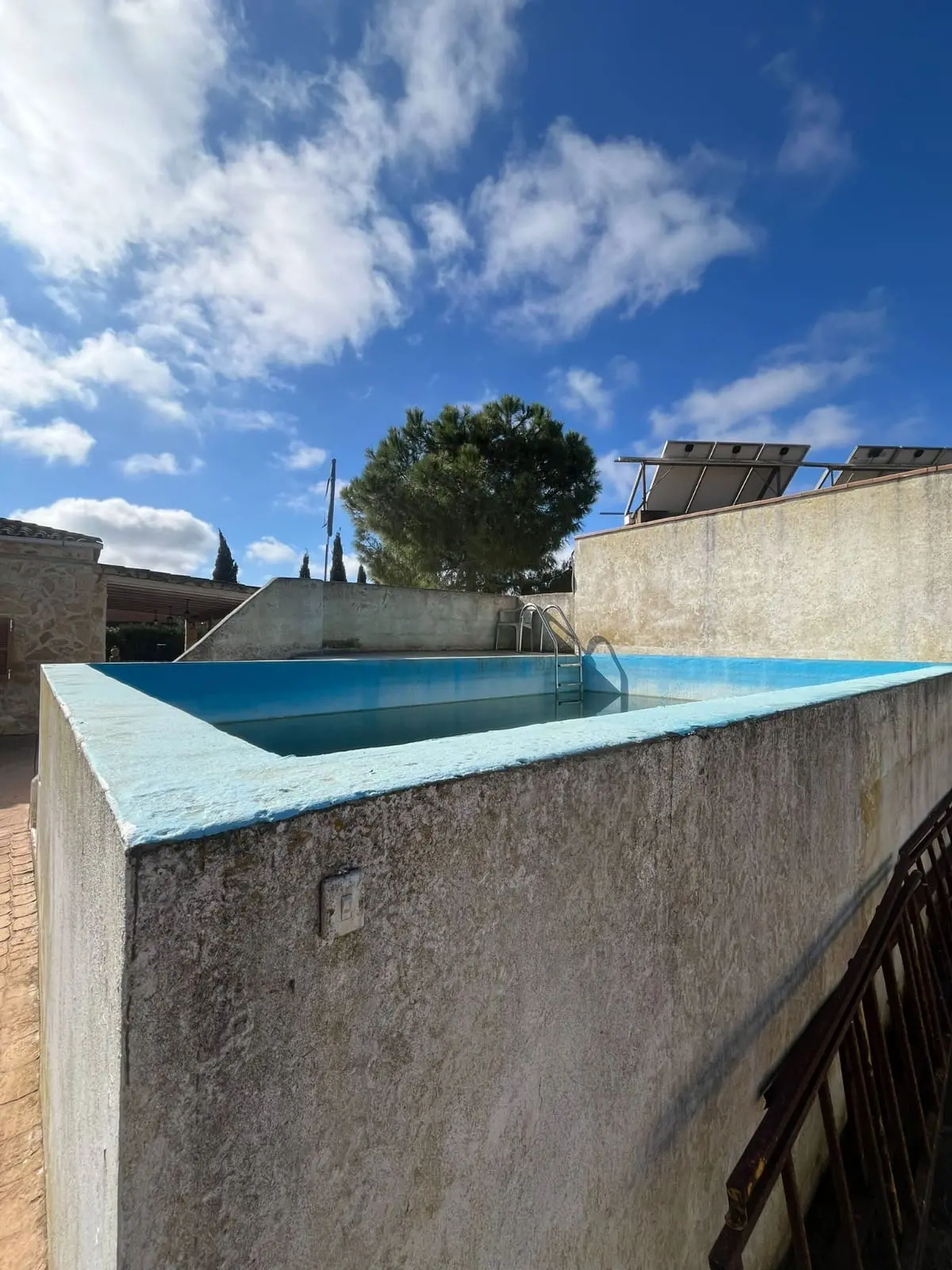 Farm Of 233 M² In Consell