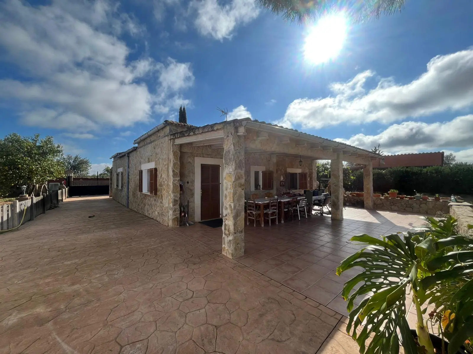 Farm Of 233 M² In Consell