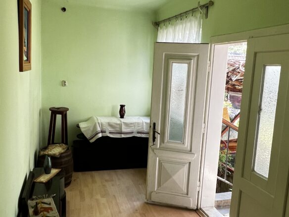 Arad – Sat. Pescari – Casa Mare și Frumoasă, Cu Grădină și Pomi Fructiferi