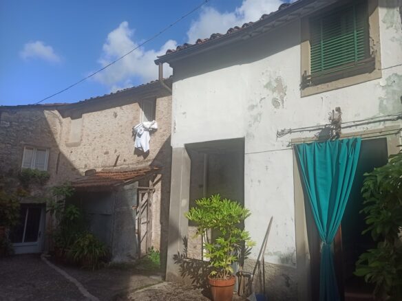 Townhouse Of 110 M² In Tuscany