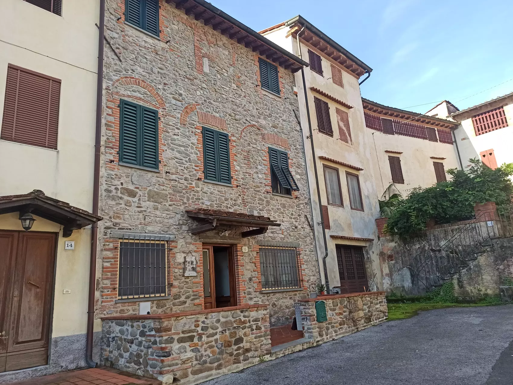 Terraced House Of N/a M² With Ready To Move In Features In Tuscany