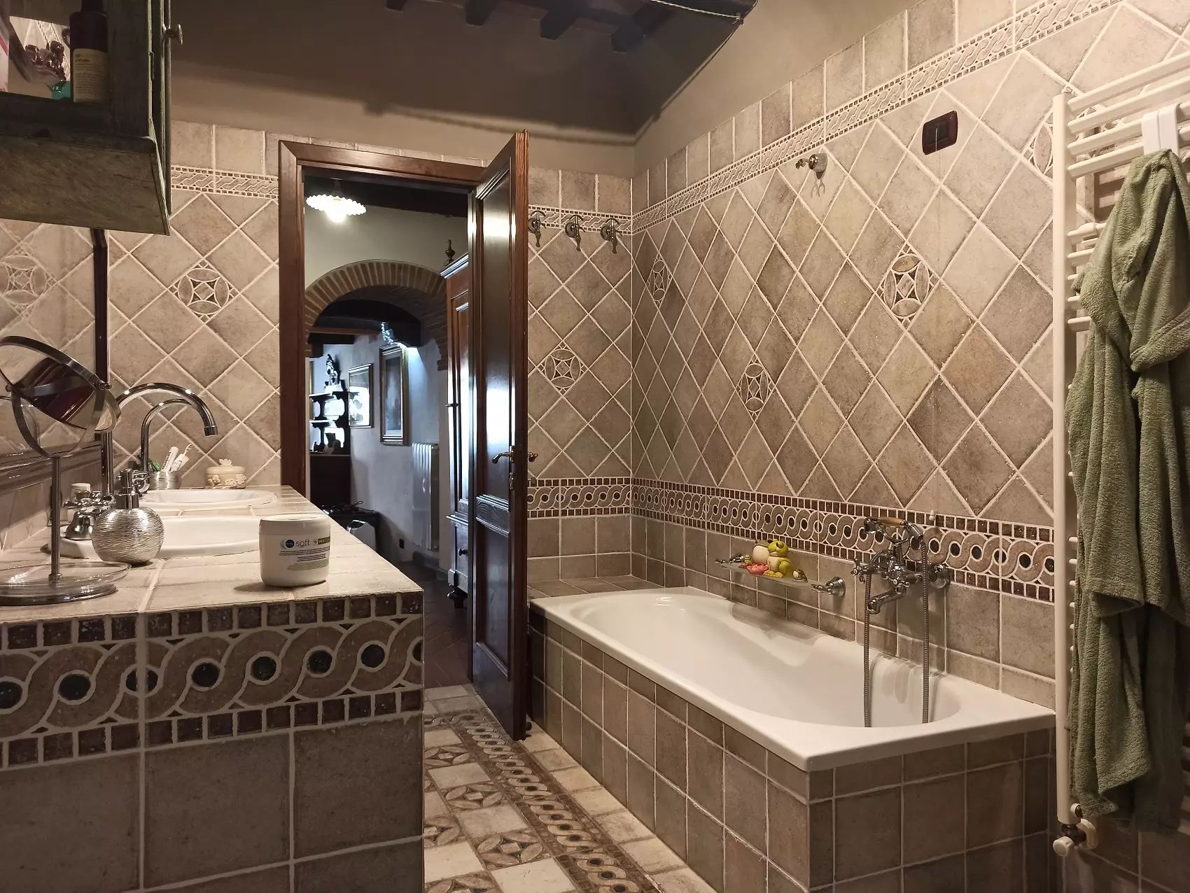 Terraced House Of N/a M² With Ready To Move In Features In Tuscany