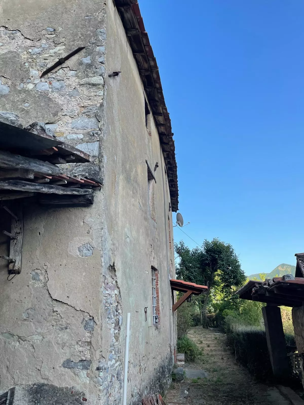 Detached Farmhouse Of X M² With Land In Tuscany