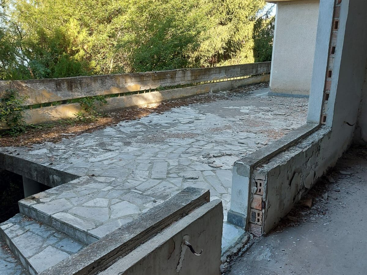 Investment Property With Lakefront Location In Belom Lomi Dam