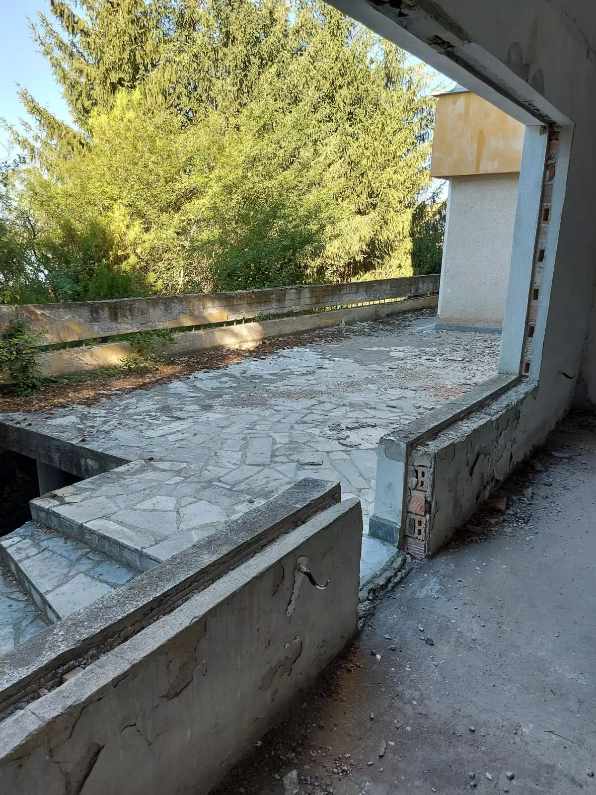 Investment Property With Lakefront Location In Belom Lomi Dam