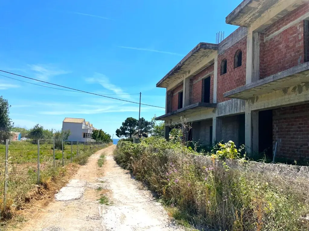 Building Of 400 M² In Corfu
