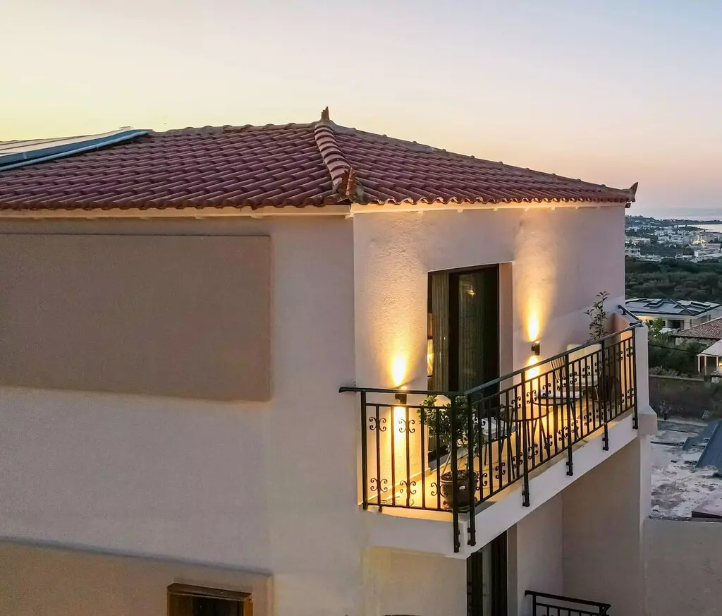 Premium 400 M² Hotel Opportunity Located In Crete