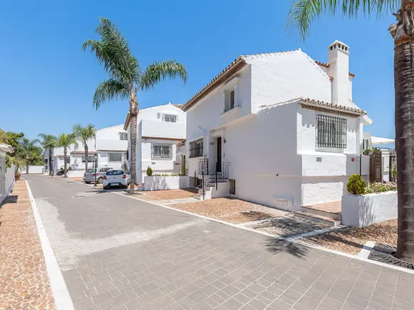 3-bedroom Property In Nueva Andalucía, Spain (147 M²)