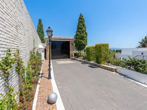 3-bedroom Property In Nueva Andalucía, Spain (147 M²)