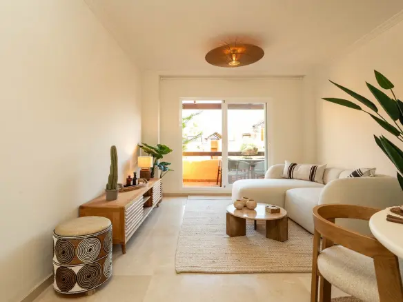 2-bedroom Property In Casares, Spain (122 M²)