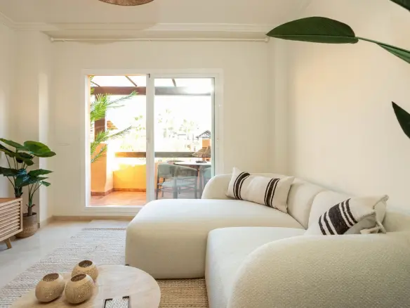2-bedroom Property In Casares, Spain (122 M²)