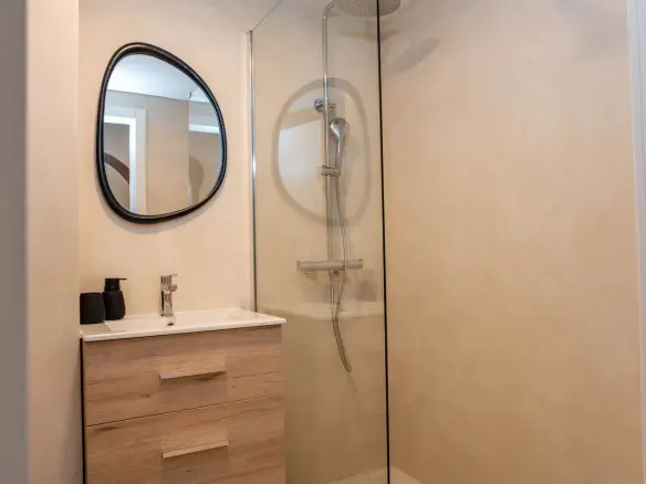 2-bedroom Property In Casares, Spain (122 M²)