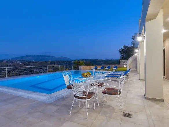 Villa Of 380 M² In Crete