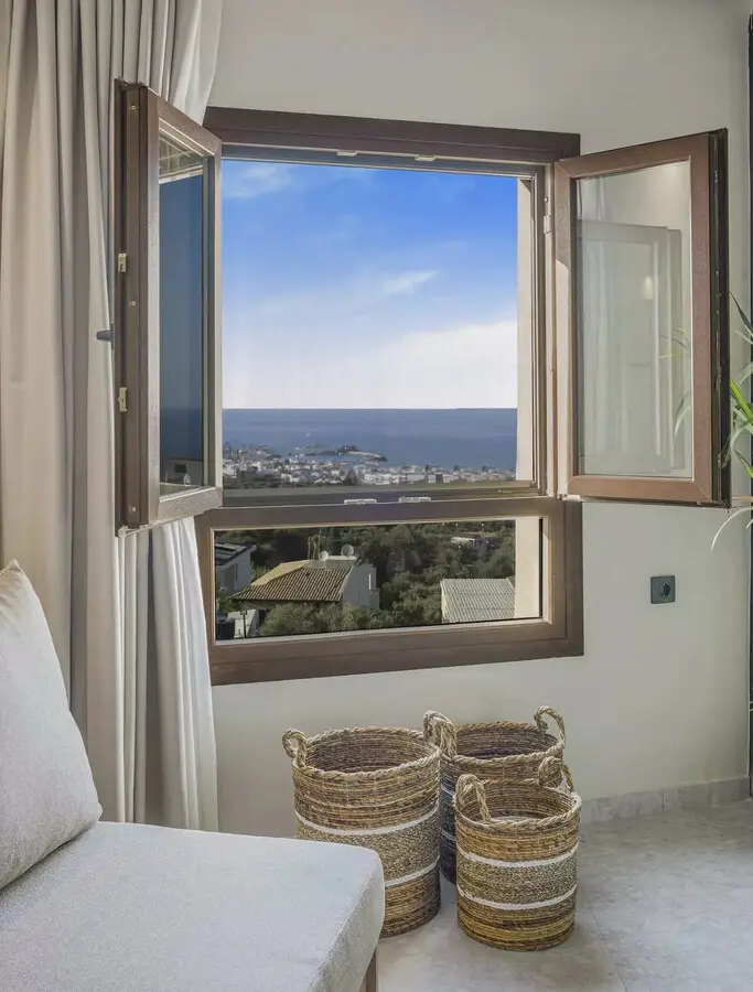 Hotel In Chersonisos, Greece (400 M²)