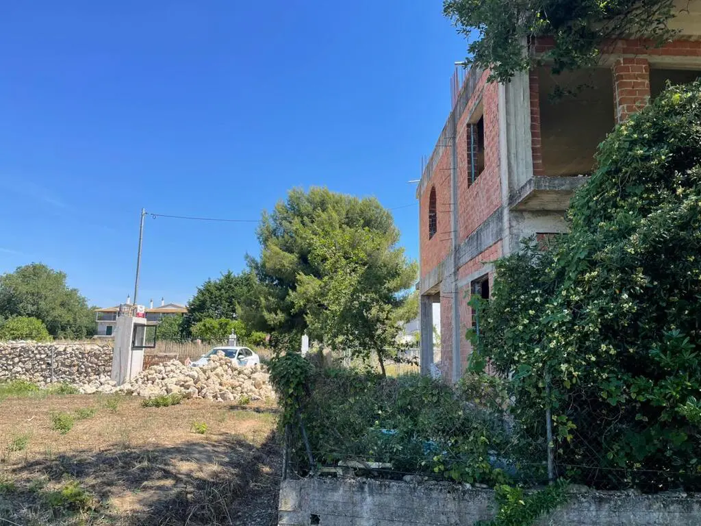 Building Of 400 M² In Corfu