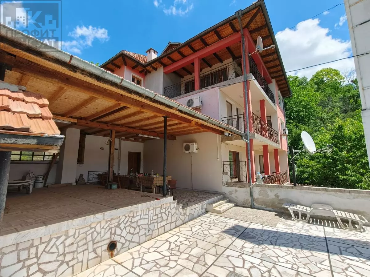 13 Family Hotel Of X M² With Guest House In Village Of Malki Chiflik, Veliko Tarnovo Region