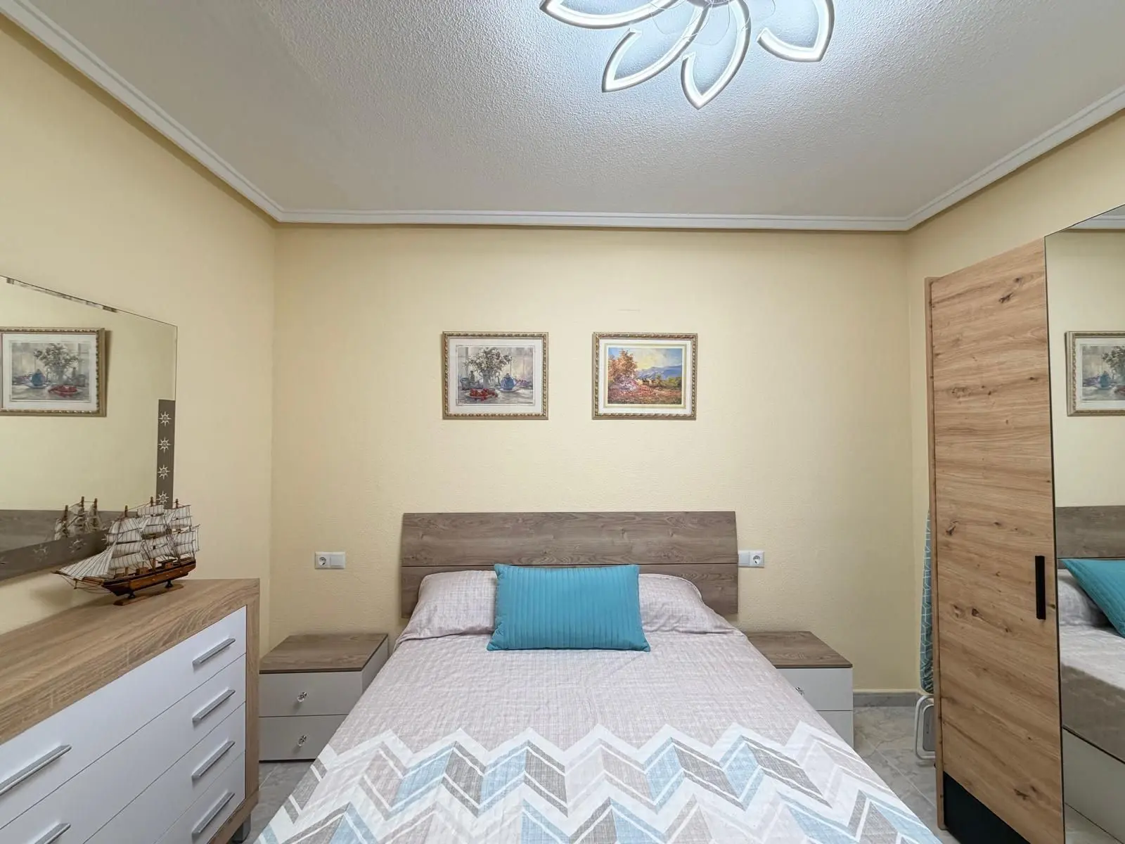 Apartment Of 107 M² With Sea View In Torrevieja