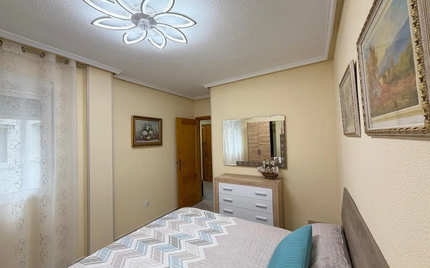 3-bedroom Apartment In Torrevieja, Spain (107 M²)