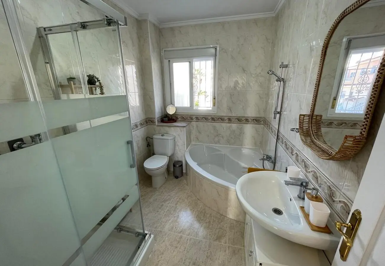 3-bedroom House In Almoradi, Spain (103 M²)