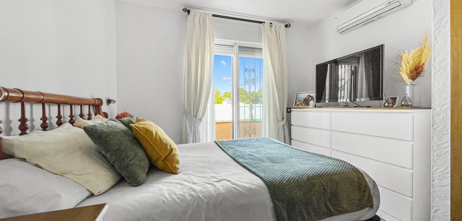 Terraced House Of 130 M² With Sea Views In Torrevieja, Spain