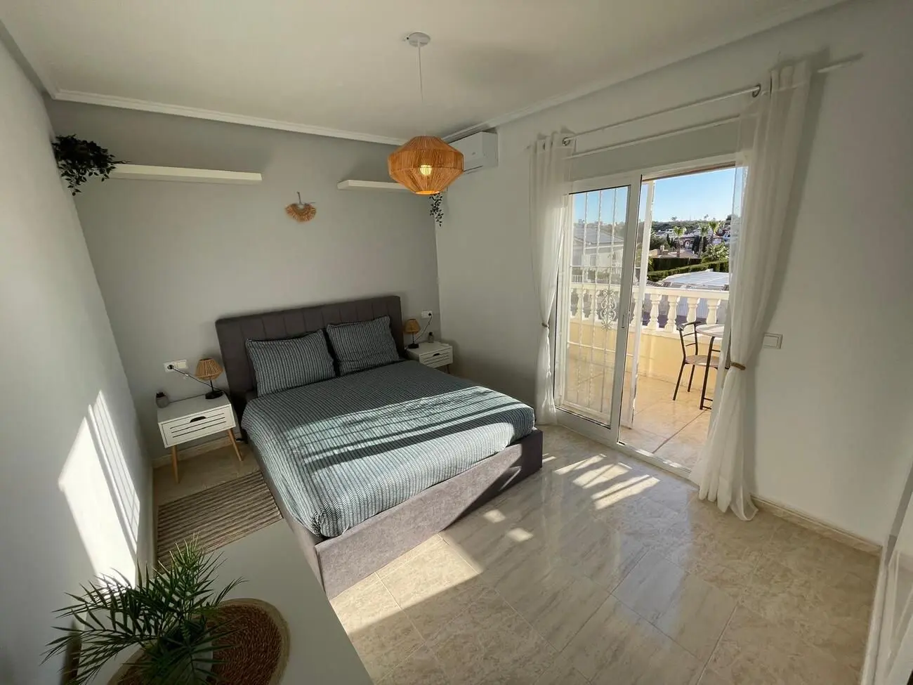 House Of 103 M² With Mediter Real Estate Features In Almoradi, Spain