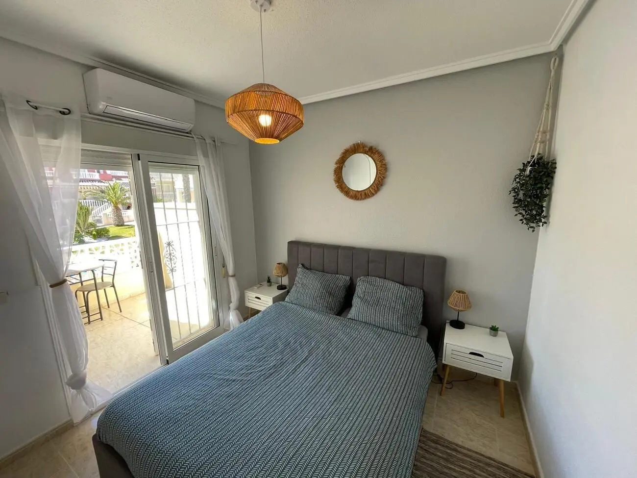 House Of 103 M² With Mediter Real Estate Features In Almoradi, Spain