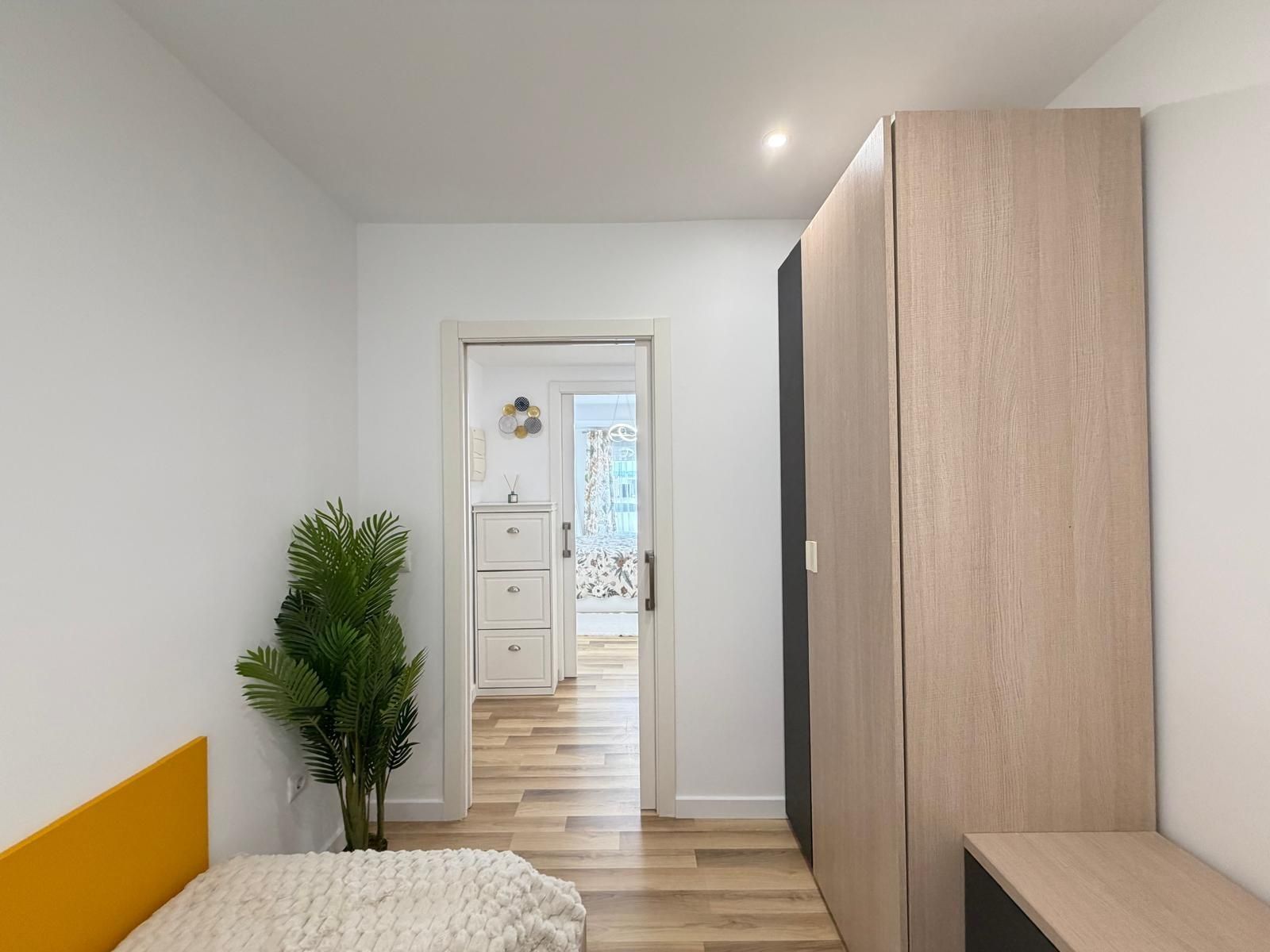 Apartment Of 98 M² In Torrevieja, Spain