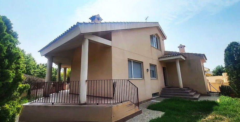 Villa Of 170 M² With [features] In San Javier, Spain