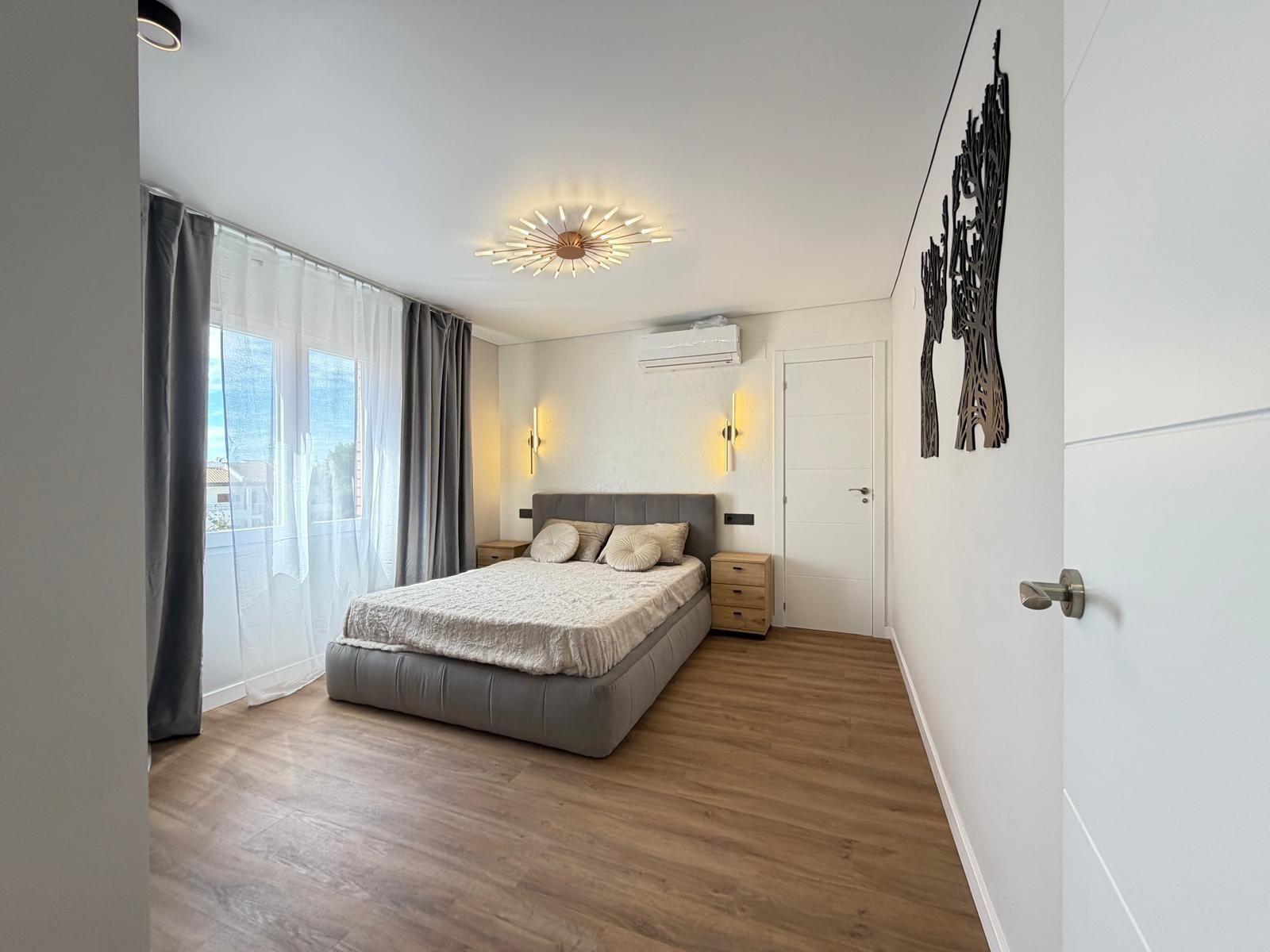 Apartment Of 91 M² In Torrevieja, Spain