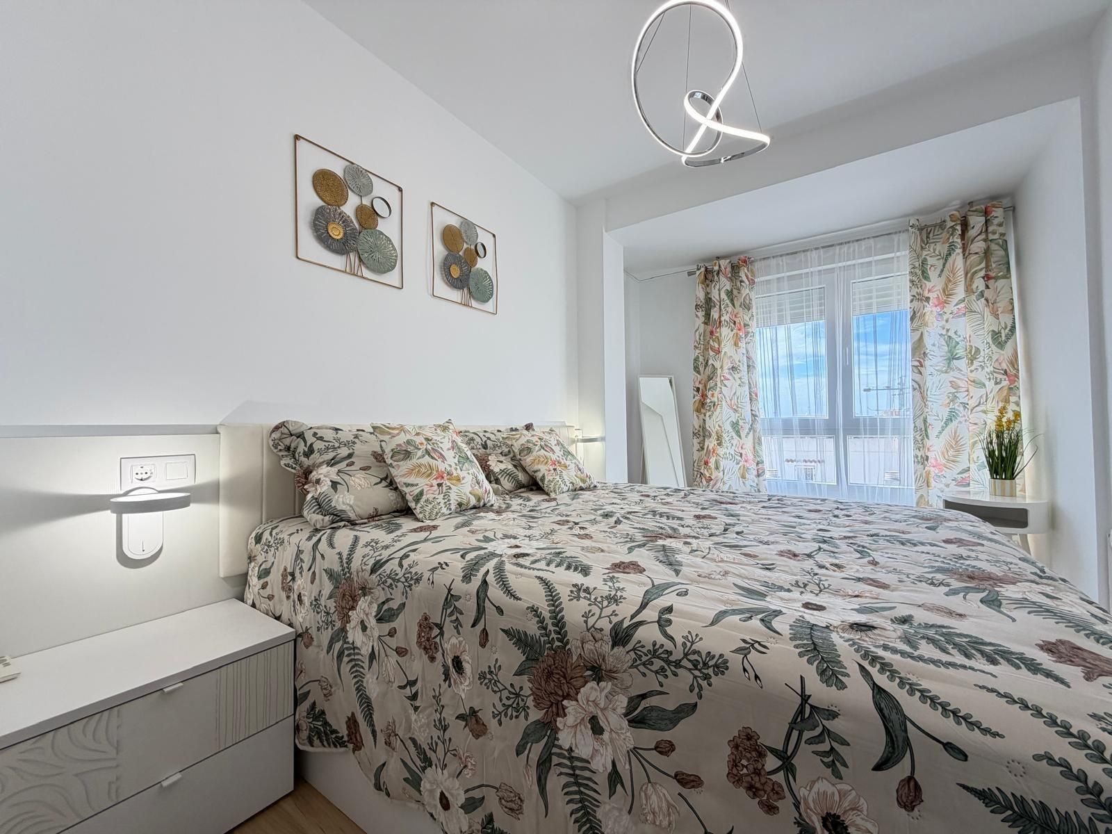 Apartment Of 98 M² In Torrevieja, Spain