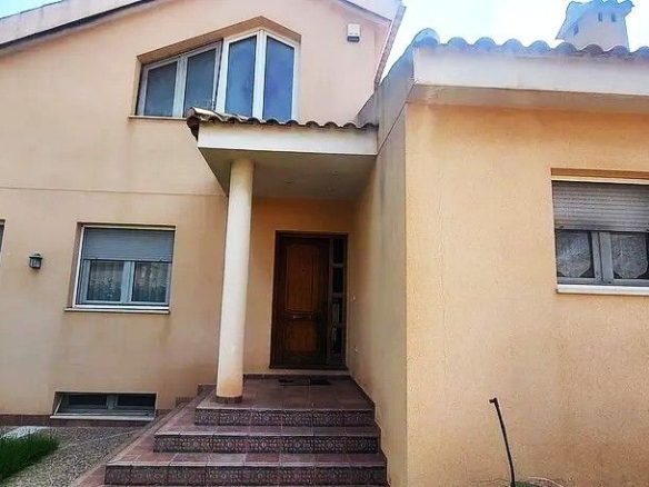 4-bedroom Villa In San Javier, Spain (170 M²)