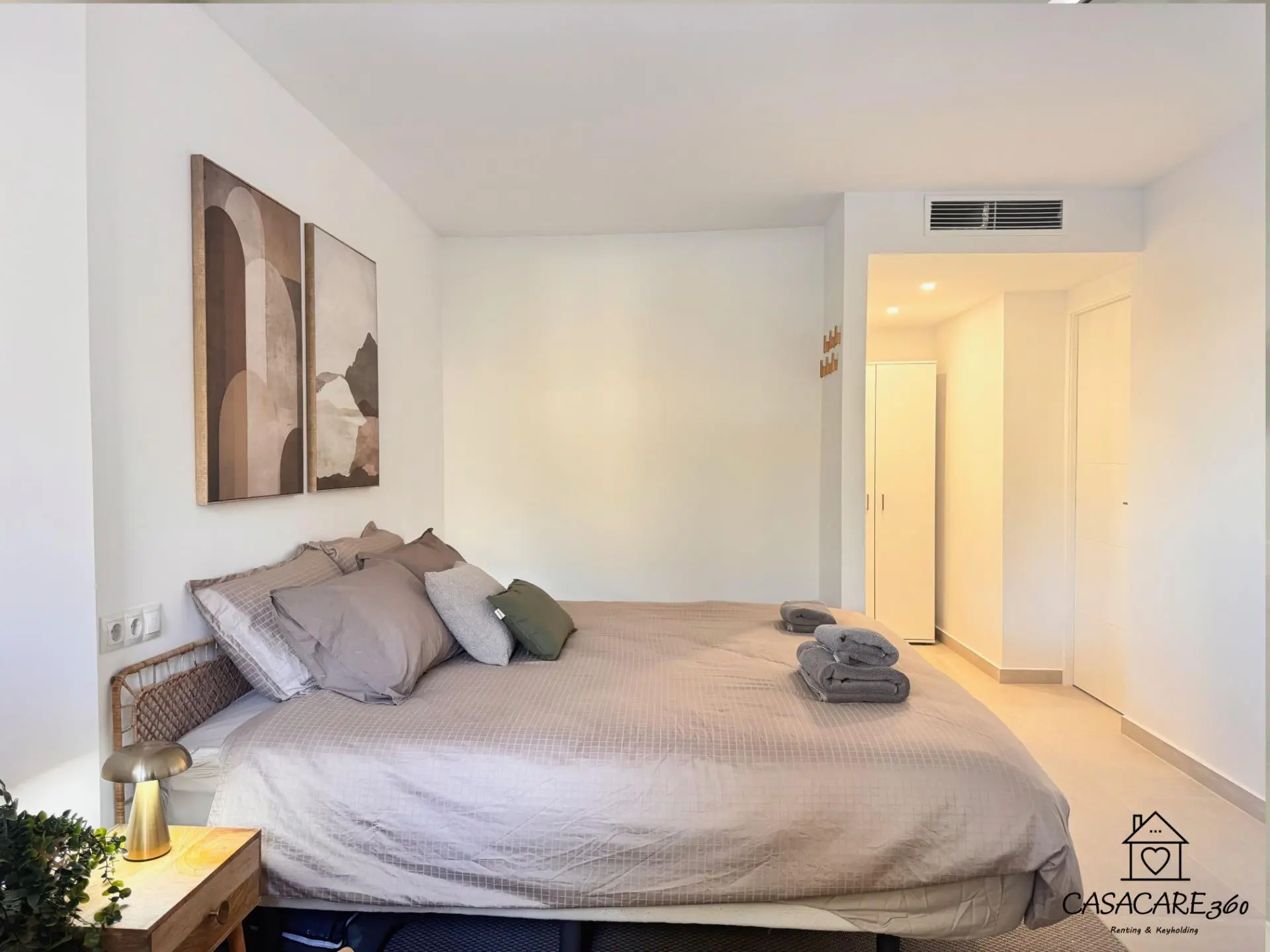 Apartment Of 95 M² In Torrevieja, Spain