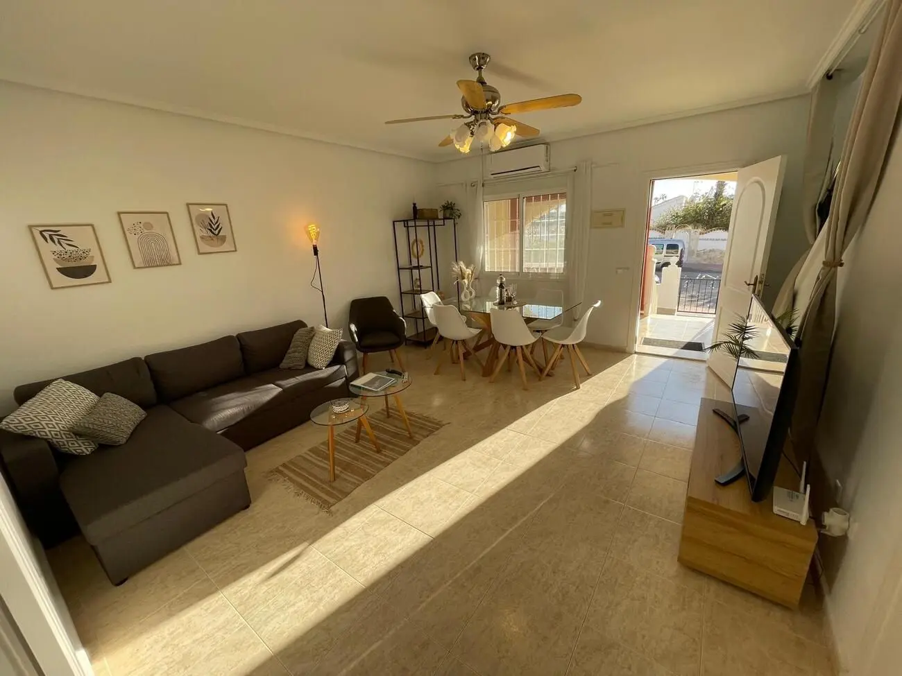 House Of 103 M² With Mediter Real Estate Features In Almoradi, Spain