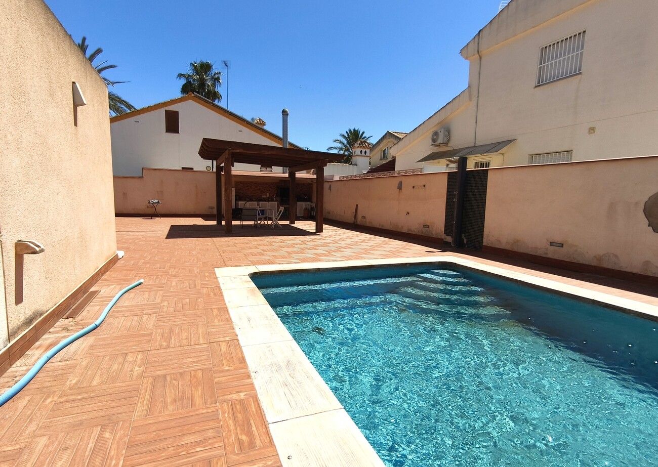 Villa Of 170 M² With [features] In San Javier, Spain