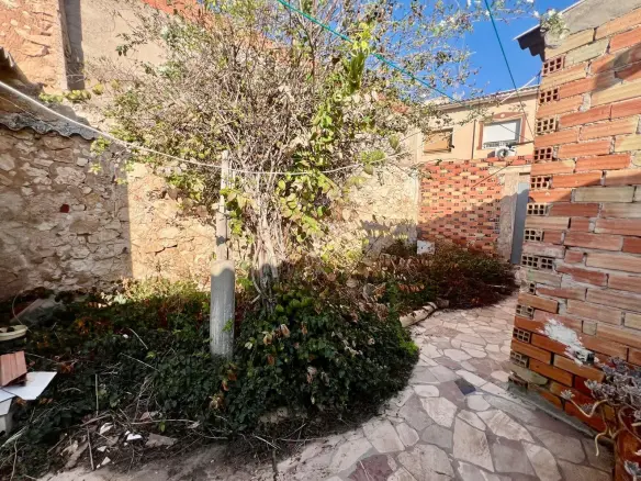 6-bedroom House In Pinoso, Spain (260 M²)