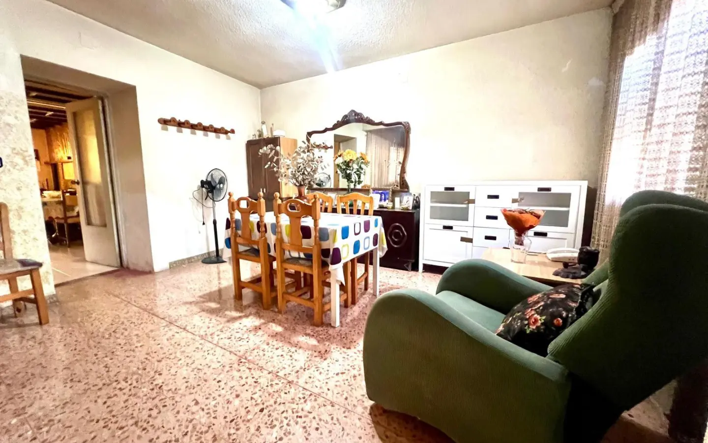 6-bedroom House In Pinoso, Spain (260 M²)