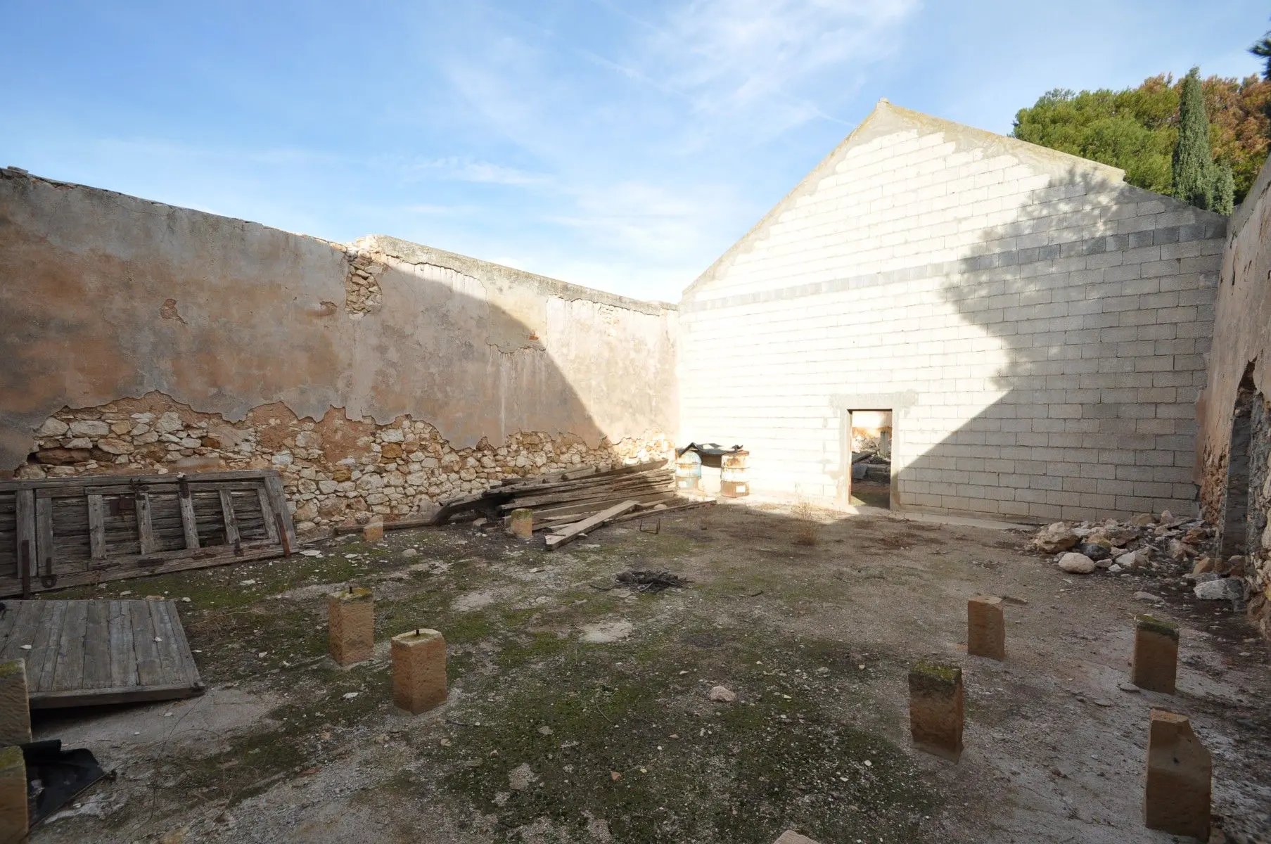 House 613 M² In Pinoso, Spain – Mediter Real Estate