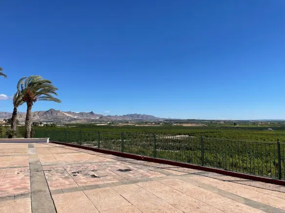 6-bedroom Villa In Murcia, Spain (210 M²)