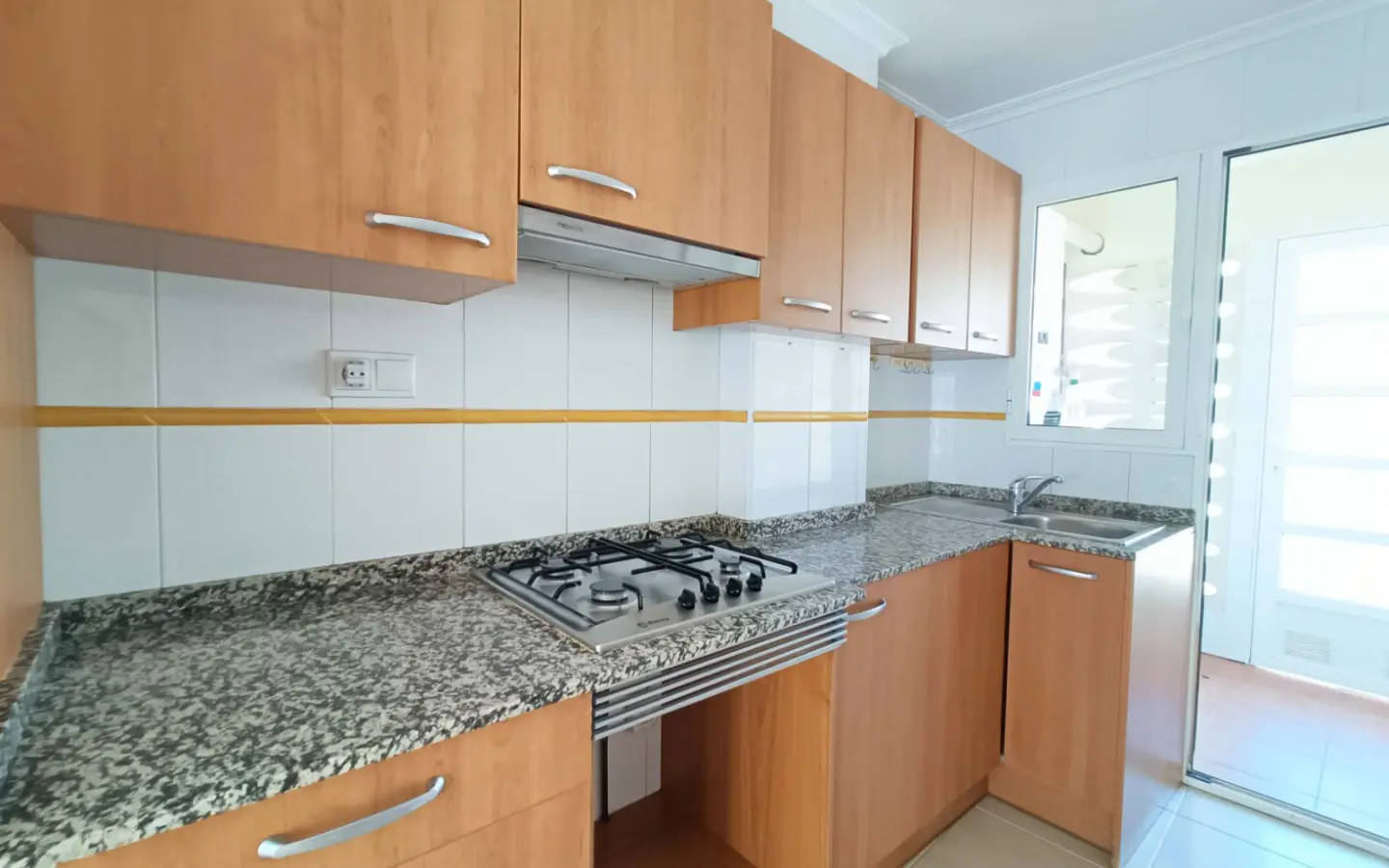 3-bedroom Apartment In Hondón De Los Frailes, Spain (90 M²)