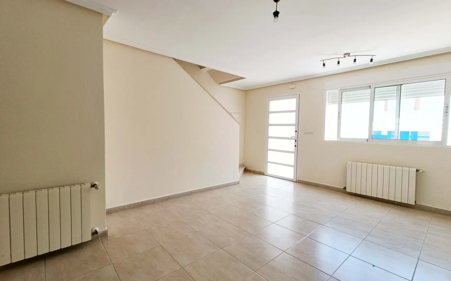 3-bedroom Apartment In Hondón De Los Frailes, Spain (90 M²)