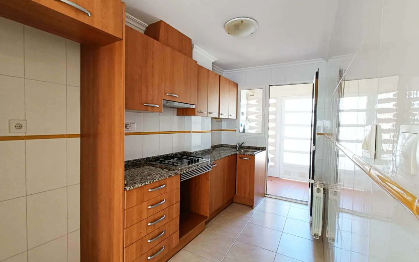 3-bedroom Apartment In Hondón De Los Frailes, Spain (90 M²)