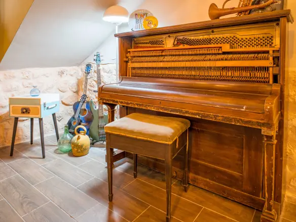 3-bedroom Townhouse In Pinoso, Spain (417 M²)